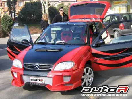 Citron Saxo 96-99 3D Frontbumper Trex [Autor] 1