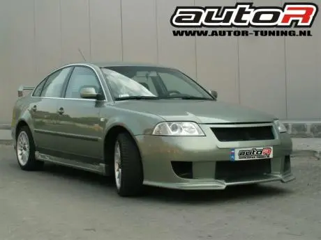 Volkswagen Passat 01-05 4D Frontbumper Booster [Autor] 1