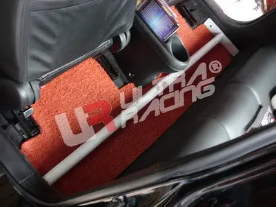 Honda Civic 01-05 2/4D Ultraracing 2-Point Room Bar 1