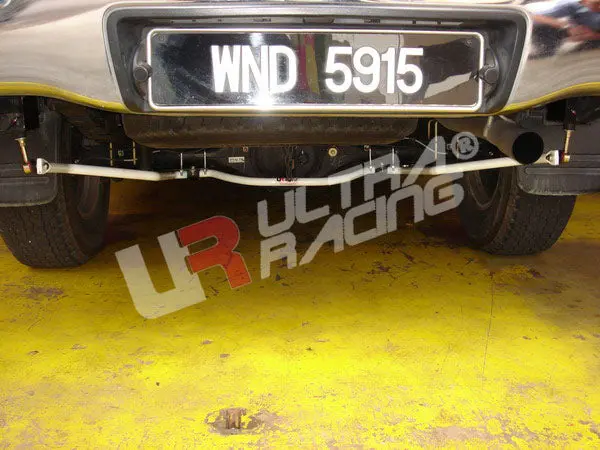 Toyota Hilux Vigo 05+ Ultraracing Rear Sway Bar 20Mm 1