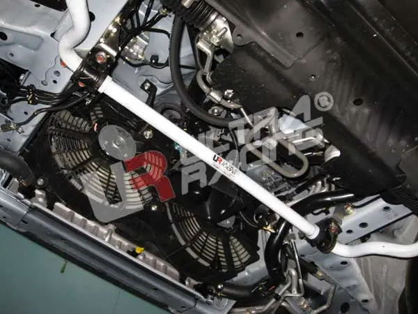 Toyota Hiace/H200 04+ Ultraracing Front Sway Bar 32Mm 1