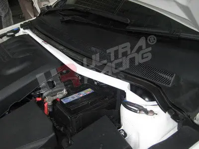 Ford Focus Mk2 2.0 Tdci Ultraracing Front Upper Strutbar 1