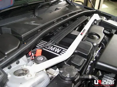 Bmw 1 04-11 E87 (120I) 2.0 Ultraracing Front Upper Strutbar 1