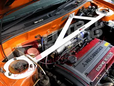 Mitsubishi Evo 4/5/6 Ultraracing 3Point Front Upper Strutbar 1