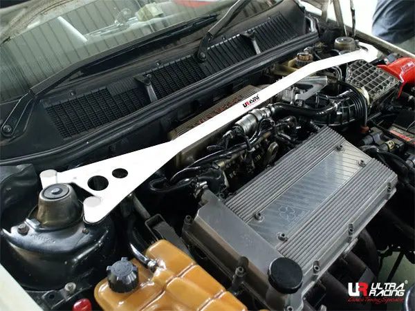 Alfa Romeo 155 Ultraracing 2-Point Front Upper Strutbar 1