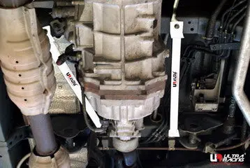 Toyota Hiace/H200 04+ Ultraracing 2X 2-Point Mid Lower Bars 1