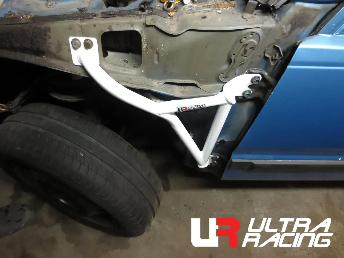Toyota Starlet Ep70/72 Ultraracing 3-Point Fender Brackets 2