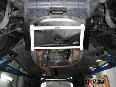 Bmw E53 X5 4.4 99-06 Ultraracing 4-Point Front H-Brace 1