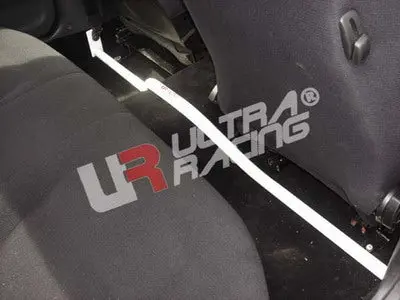Nissan Cefiro 88-94 A31 Ultraracing 2-Point Room Bar 1