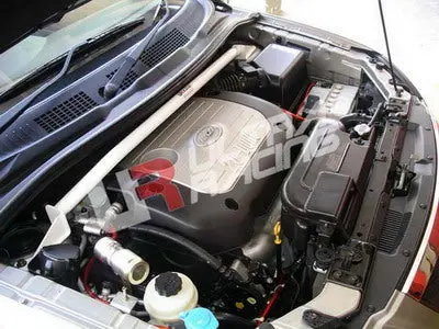 Kia Carens 98+ Ultraracing 2-Point Front Upper Strutbar 1