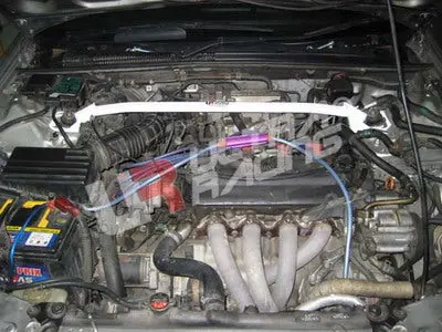 Honda Accord 90-93 Ultraracing Front Upper Strutbar Inject. 1