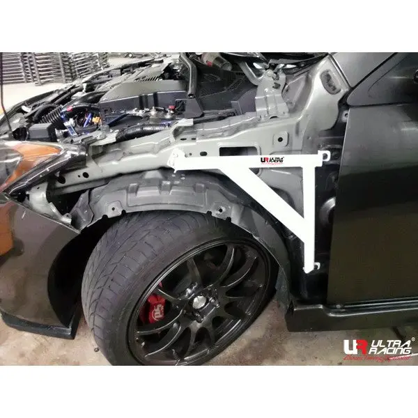 Mazda 3 Bl 09+ Ultraracing 3-Point Fender Brackets 1