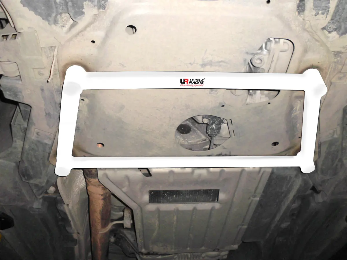 Bmw X6 E71 08+ Ultraracing 4-Point Front Lower Brace 1