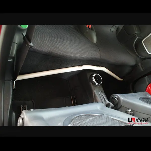 Mini Cooper (S) R53 01-06 Ultraracing 2P Roombar 2168 1