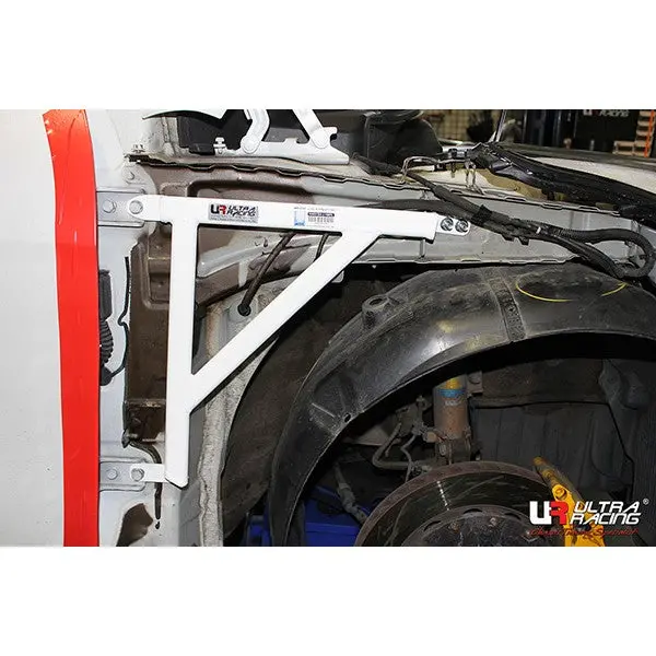 Hyundai Veloster 11+ Ultraracing 3-Point Fender Brackets 1