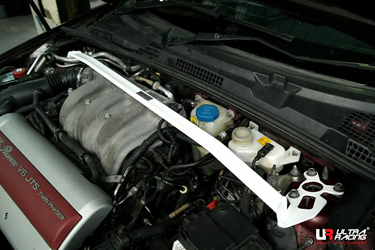 Alfa Romeo 159 05+ / Brera Ultra-R Front Upper Strut Bar 1