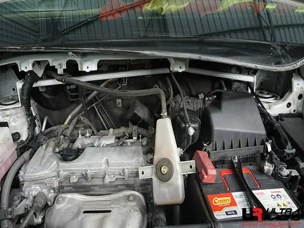 Toyota Alphard Ah30 Ultra Racing Front Upper Strutbar 1
