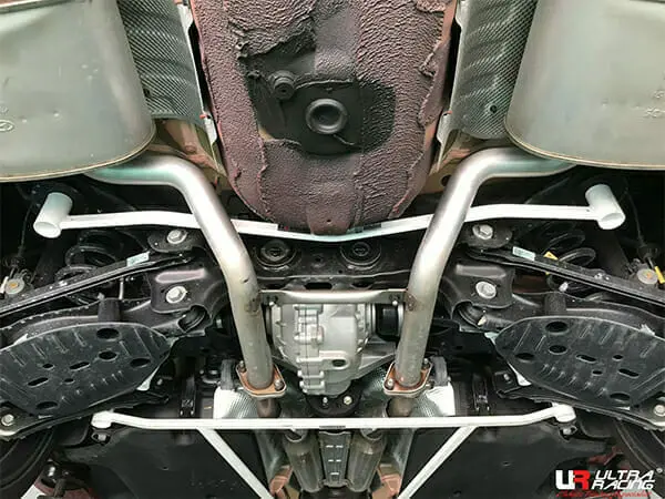 Kia Stinger 17+ 2.0/3.3 Ultraracing 2-Point Rear Lower Bar 1